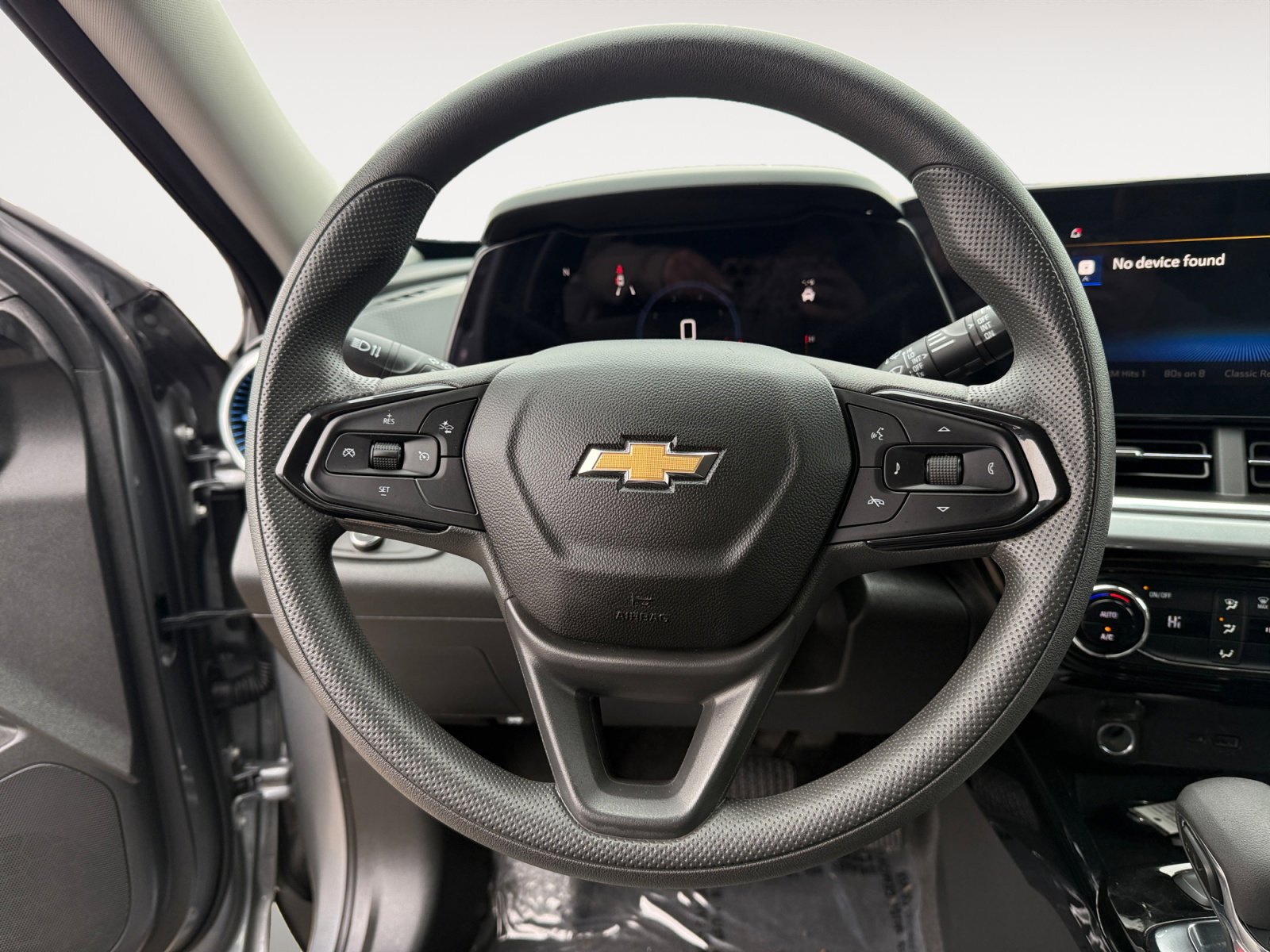 Used 2024 Chevrolet Trax LT image 12