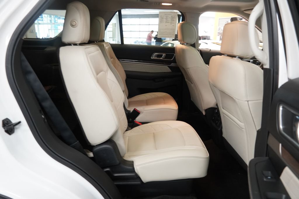 Used 2017 Ford Explorer Platinum image 30
