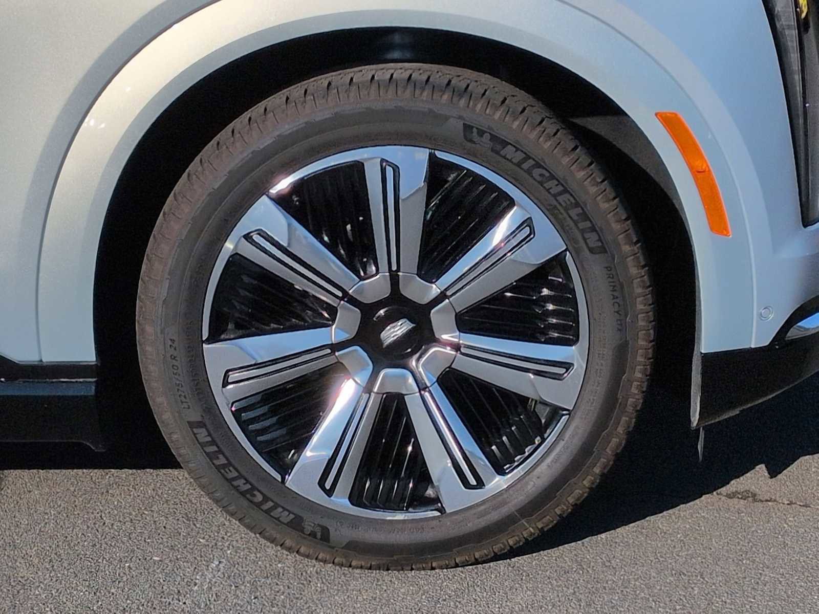 Used 2025 Cadillac Escalade IQ Luxury 2 image 14