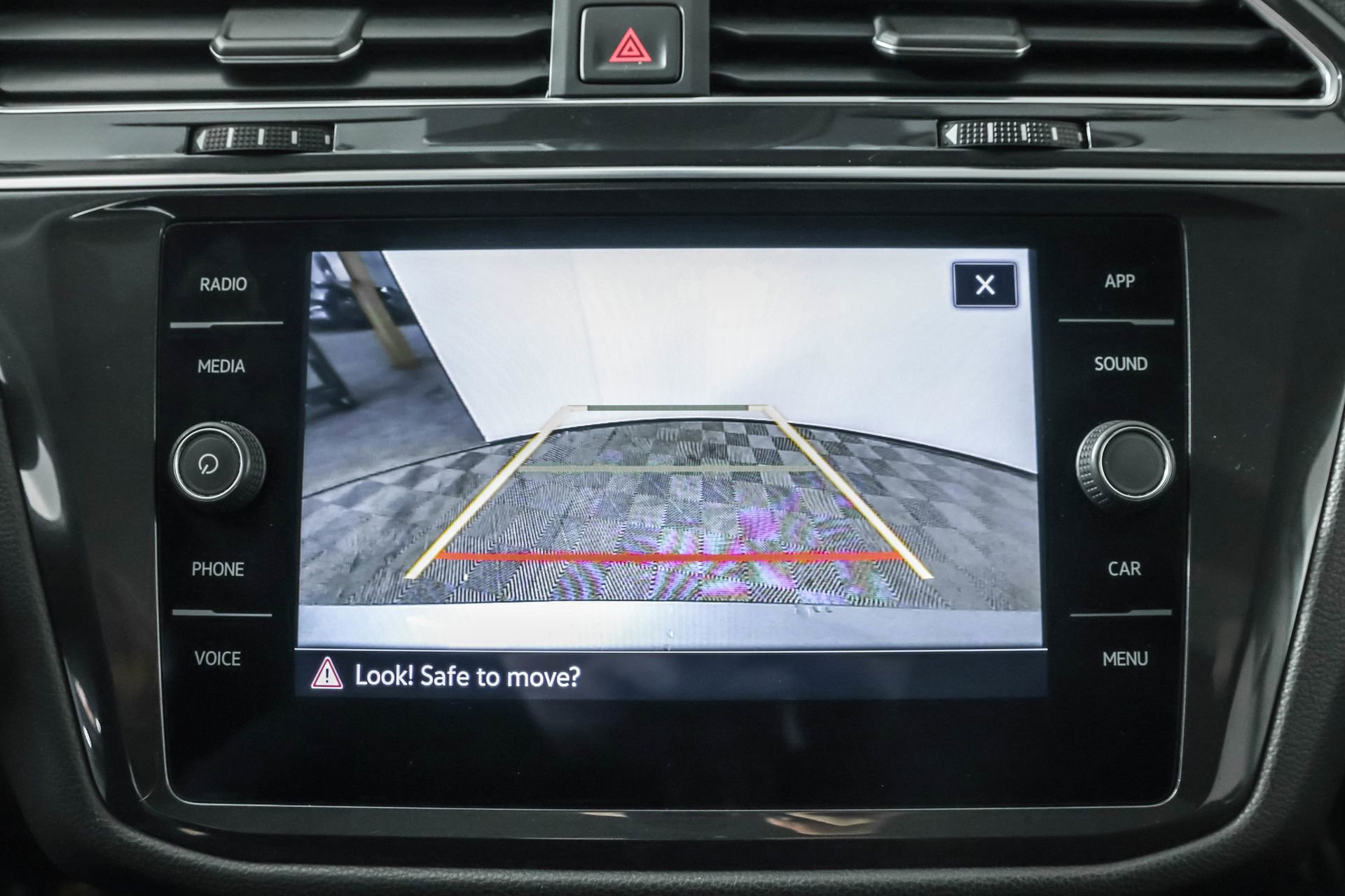 Used 2022 Volkswagen Tiguan SE image 7