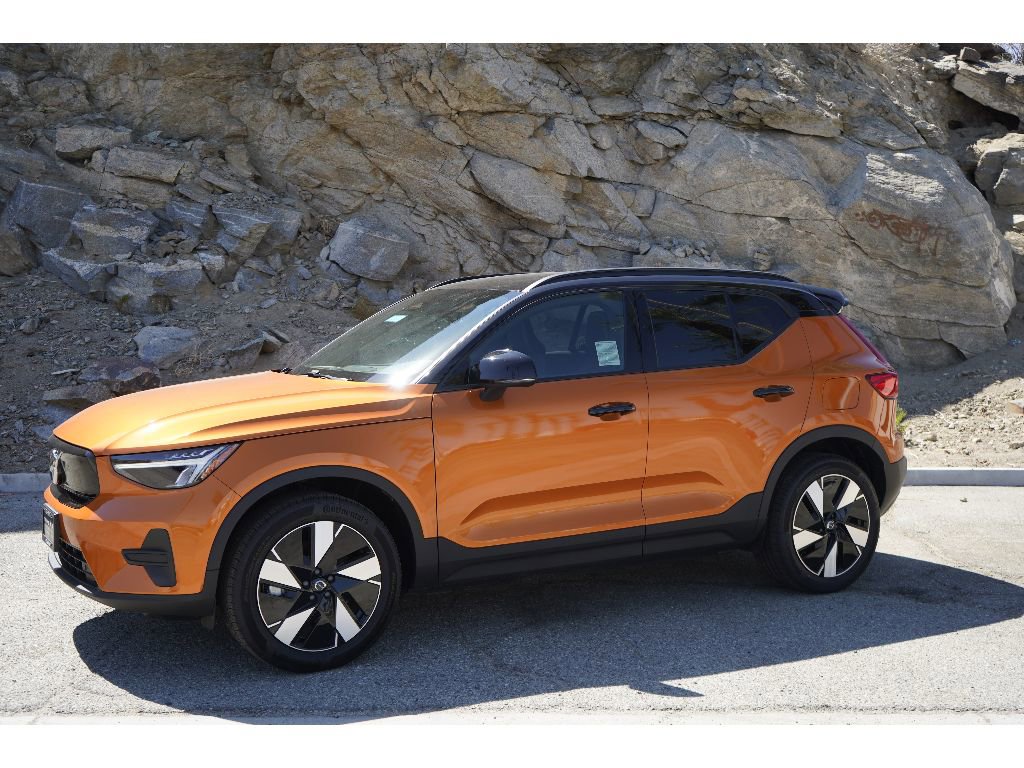 New 2025 Volvo EX40 Core w/ Climate Package image 6