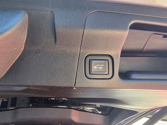 Used 2021 GMC Acadia SLT FWD image 18