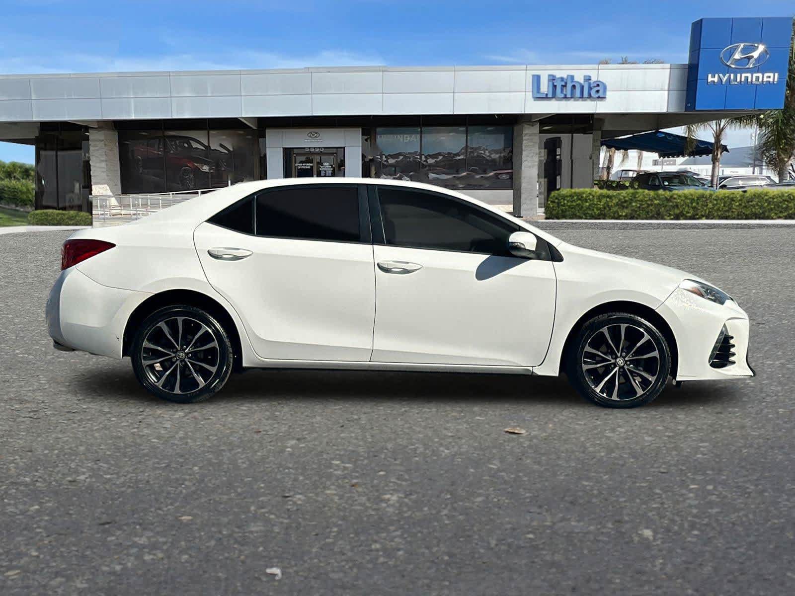Used 2017 Toyota Corolla SE FWD image 9