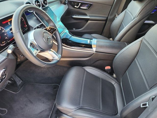 Used 2024 Mercedes-Benz GLC 300 4MATIC image 4