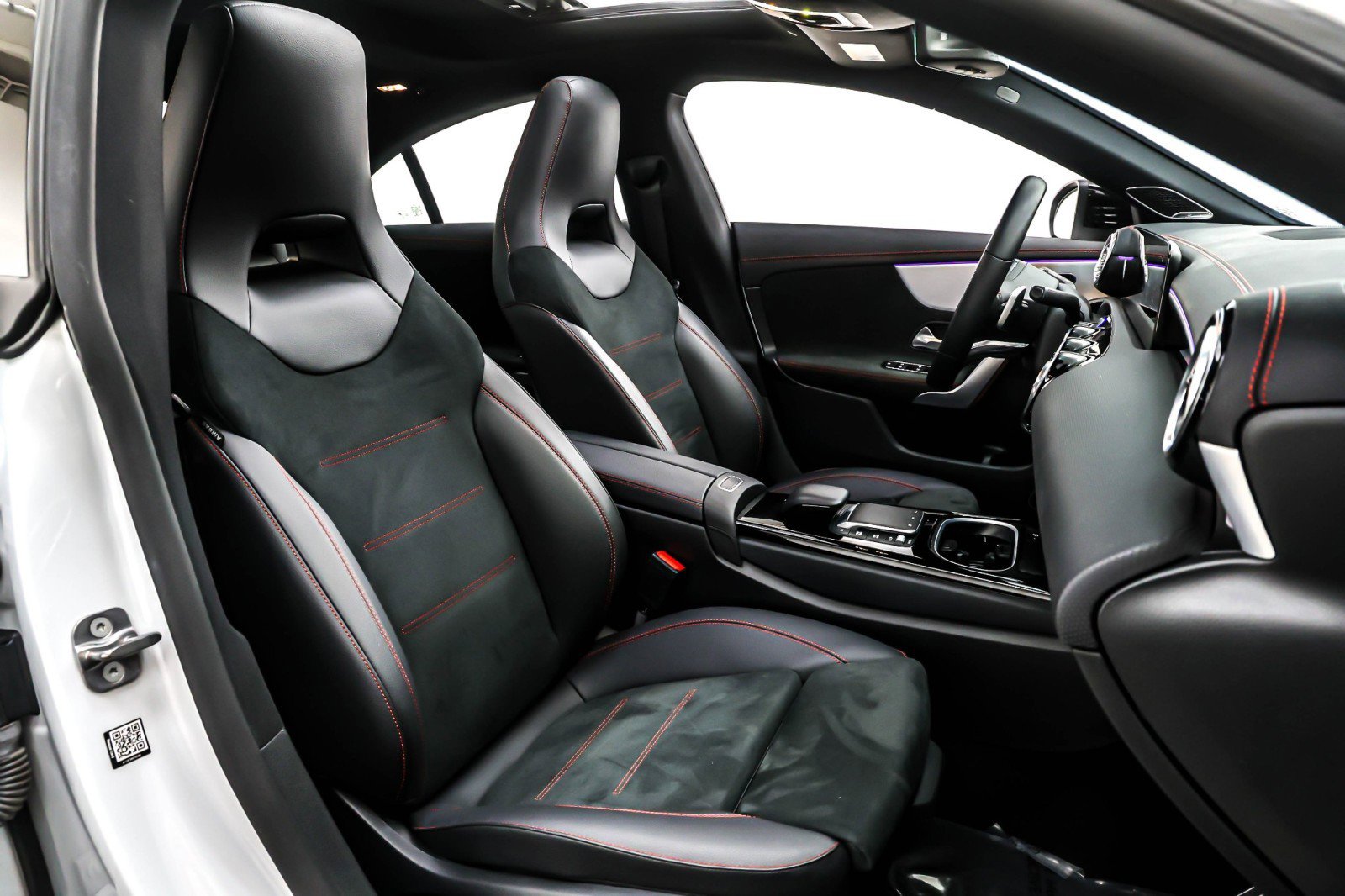 Used 2023 Mercedes-Benz CLA 250 image 7