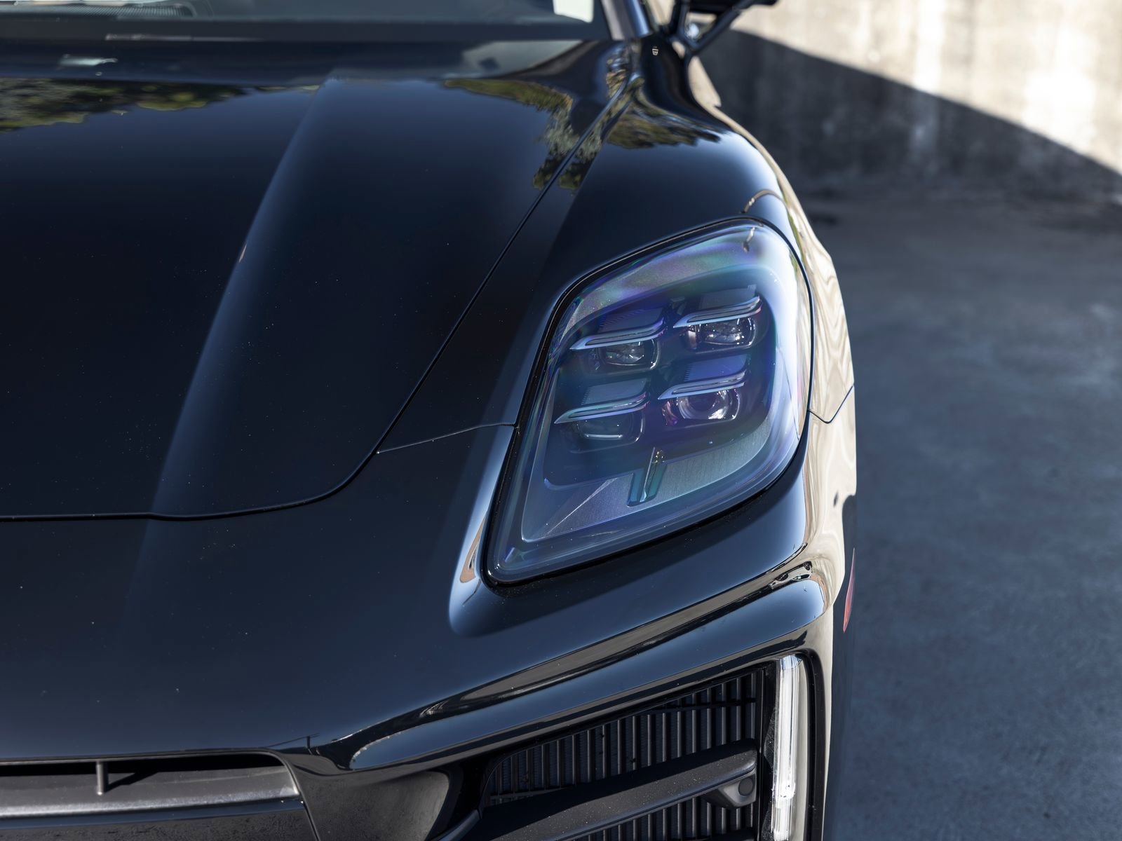 Certified 2025 Porsche Panamera RWD image 16