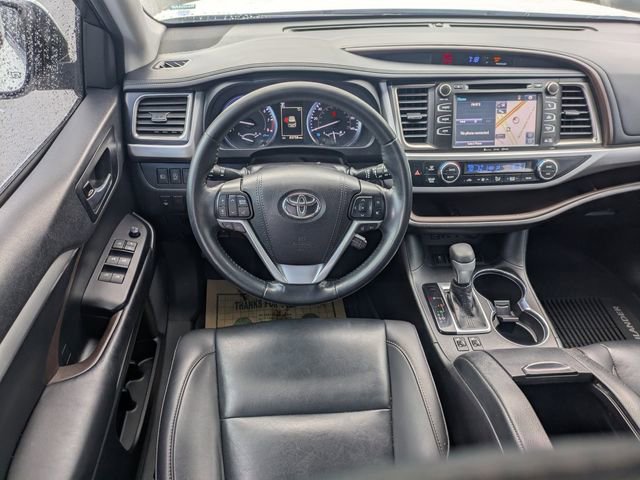Used 2019 Toyota Highlander XLE image 17