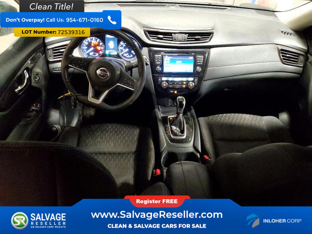 Used 2017 Nissan Rogue SV w/ SV Premium Package FWD image 11
