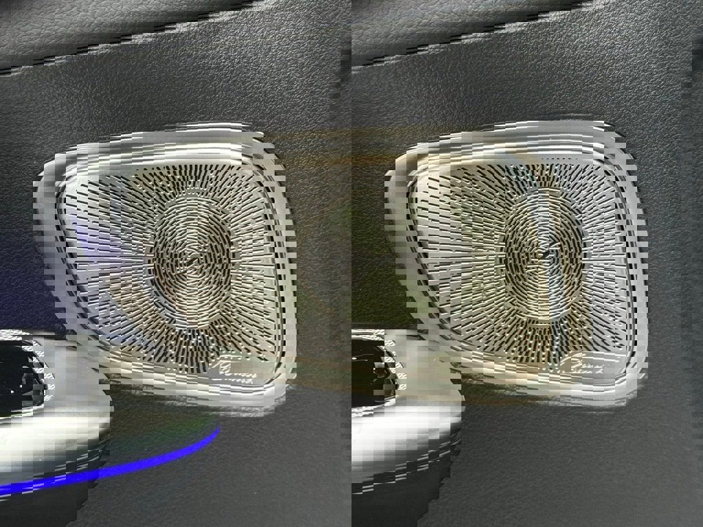 Used 2025 Mercedes-Benz GLC 350e 4MATIC image 18