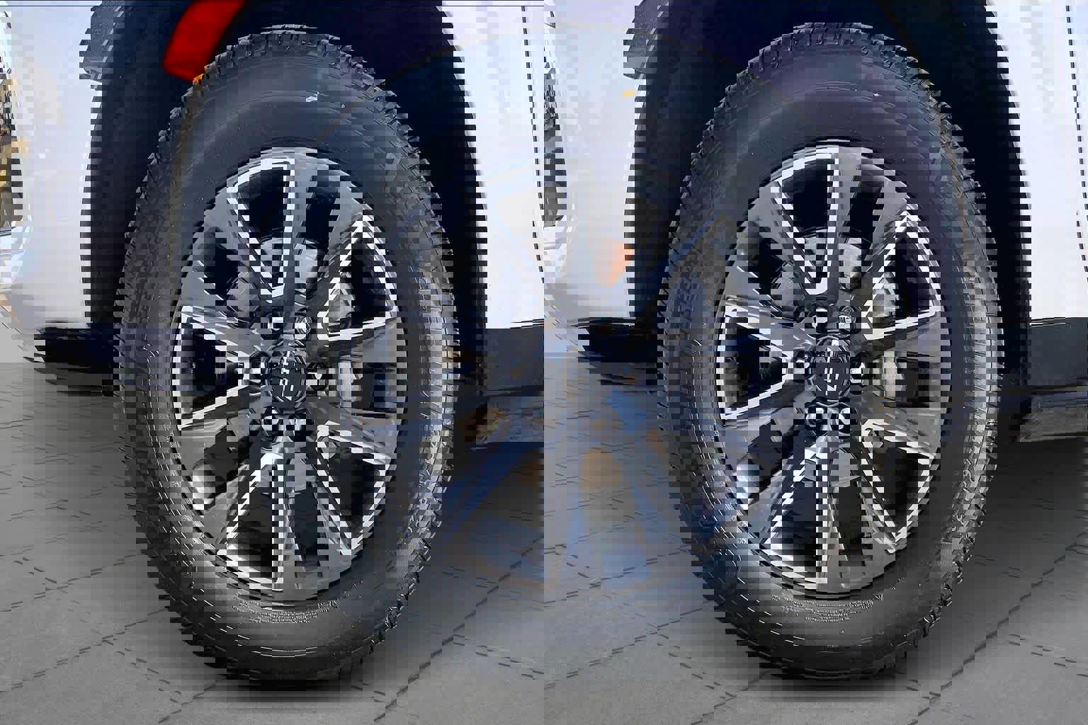 Certified 2024 Chevrolet Tahoe Z71 w/ Luxury Package image 10