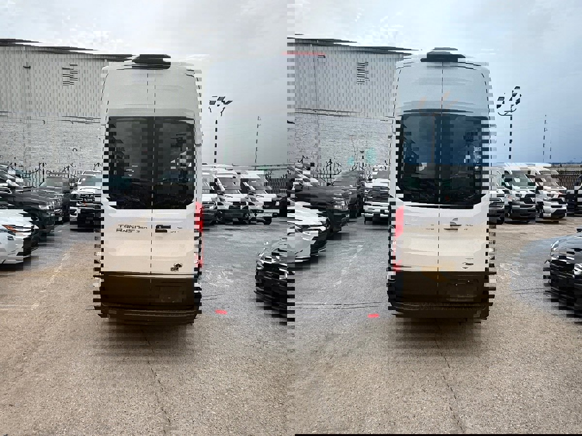 Used 2023 Ford Transit 350 XLT image 5