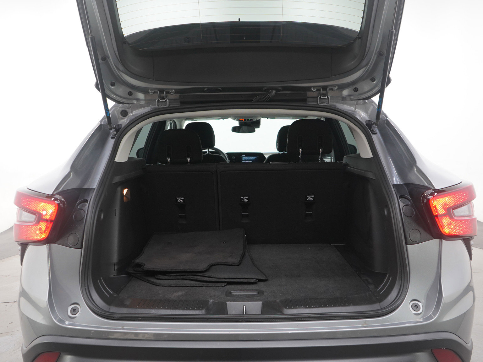 Used 2024 Chevrolet Trax LS w/ LS Convenience Package image 17