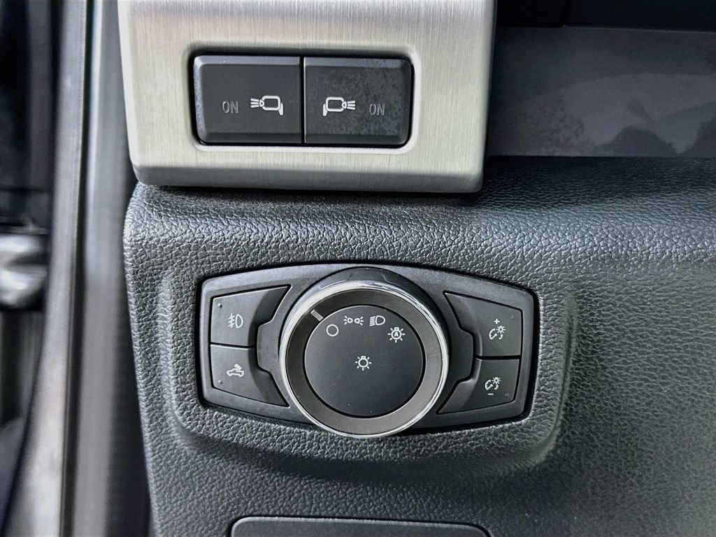 Used 2020 Ford F150 Platinum w/ Equipment Group 701A Luxury AWD/4WD image 18