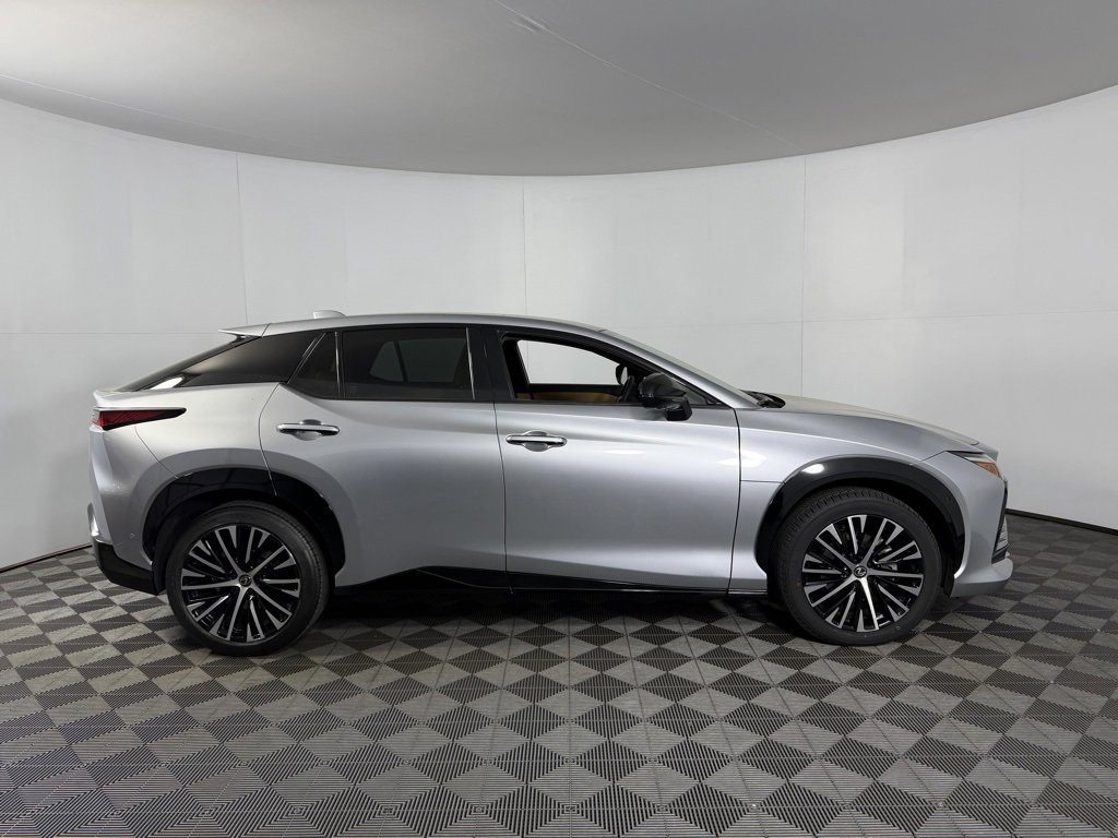 Used 2024 Lexus RZ 300e Premium image 6
