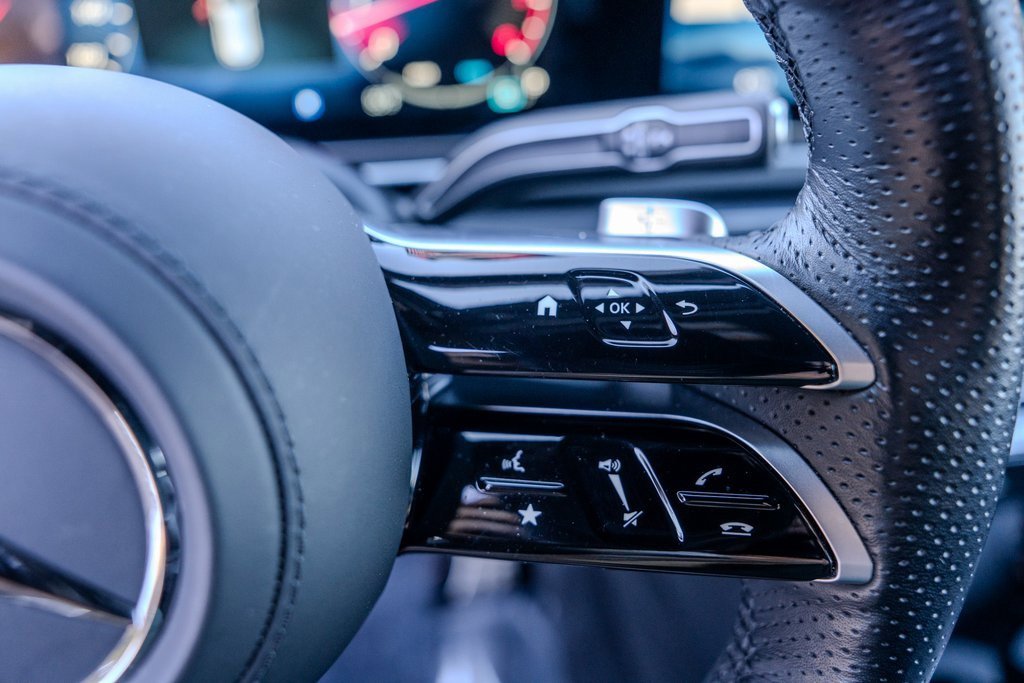 Used 2025 Mercedes-Benz GLS 450 4MATIC w/ AMG Line Exterior image 7