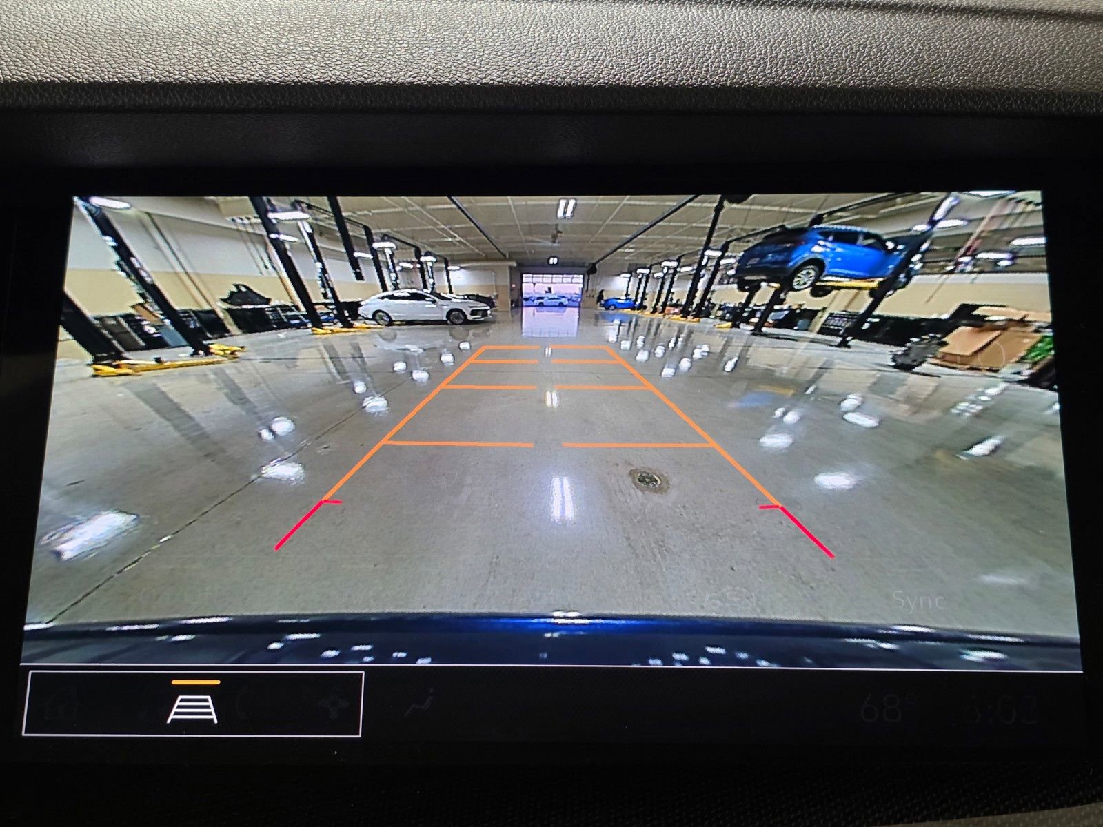 Used 2023 Buick Envision Preferred image 25