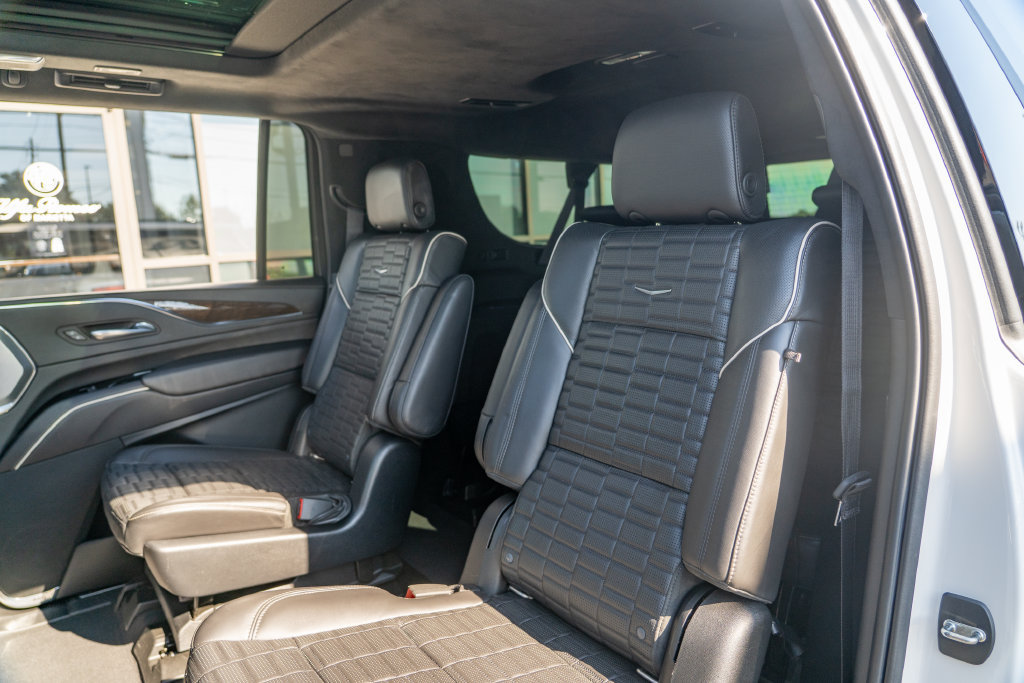 Used 2021 Cadillac Escalade ESV Sport Platinum AWD/4WD image 16