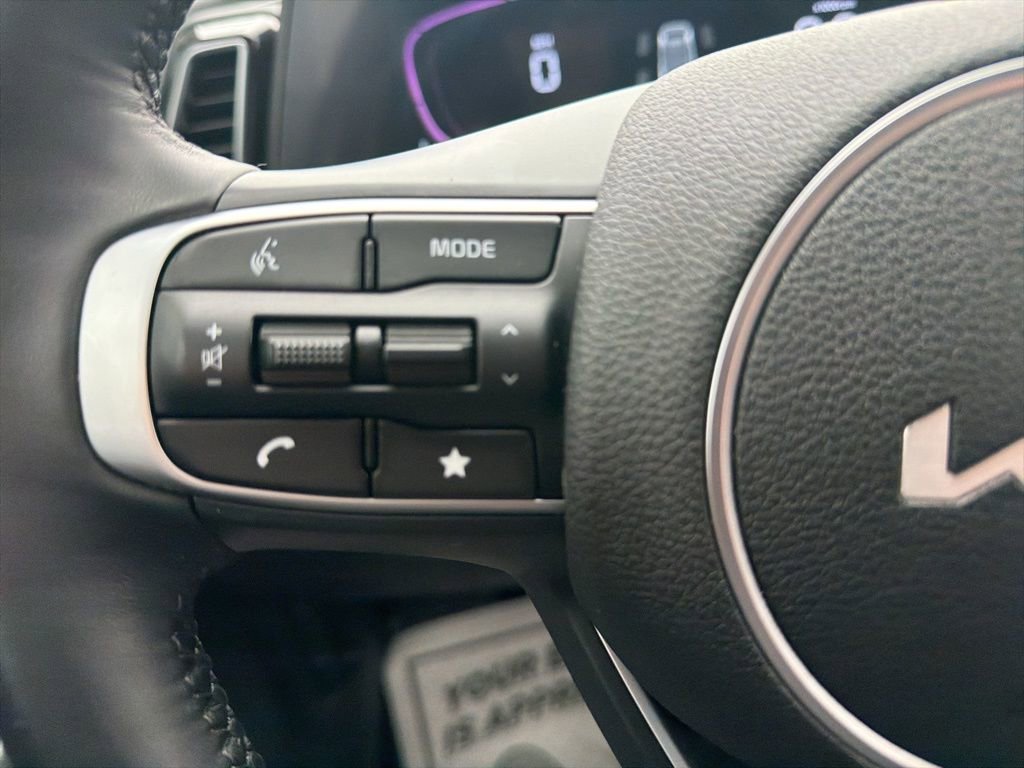 Used 2025 Kia Sportage EX image 19