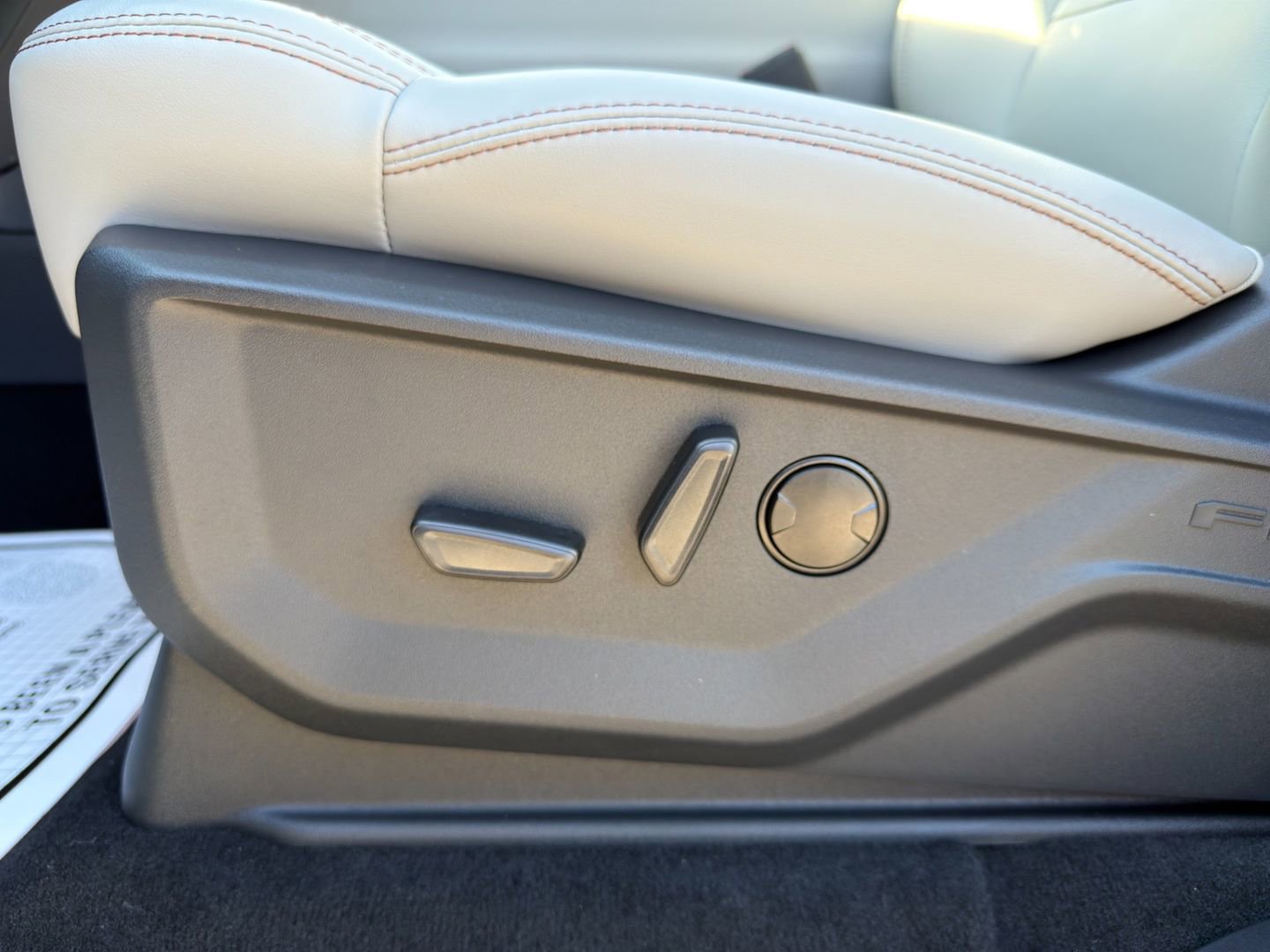 New 2025 Ford Expedition Active image 30