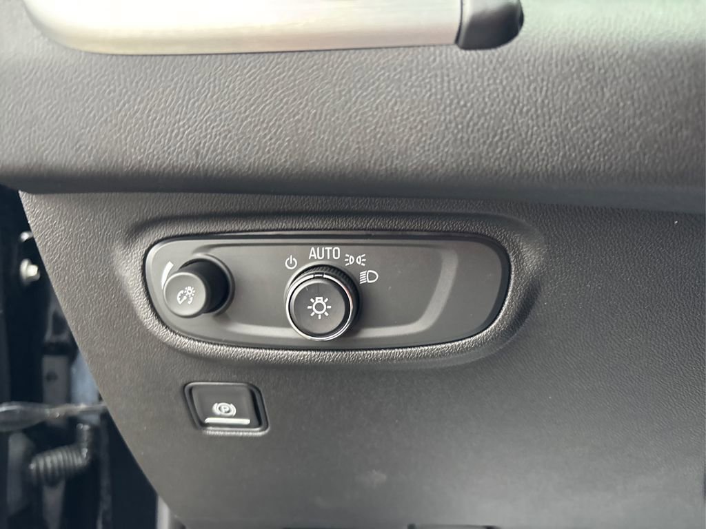 Used 2022 GMC Terrain SLE w/ Driver Convenience Package image 37