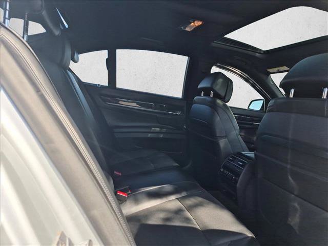 Used 2013 BMW 750i RWD image 21