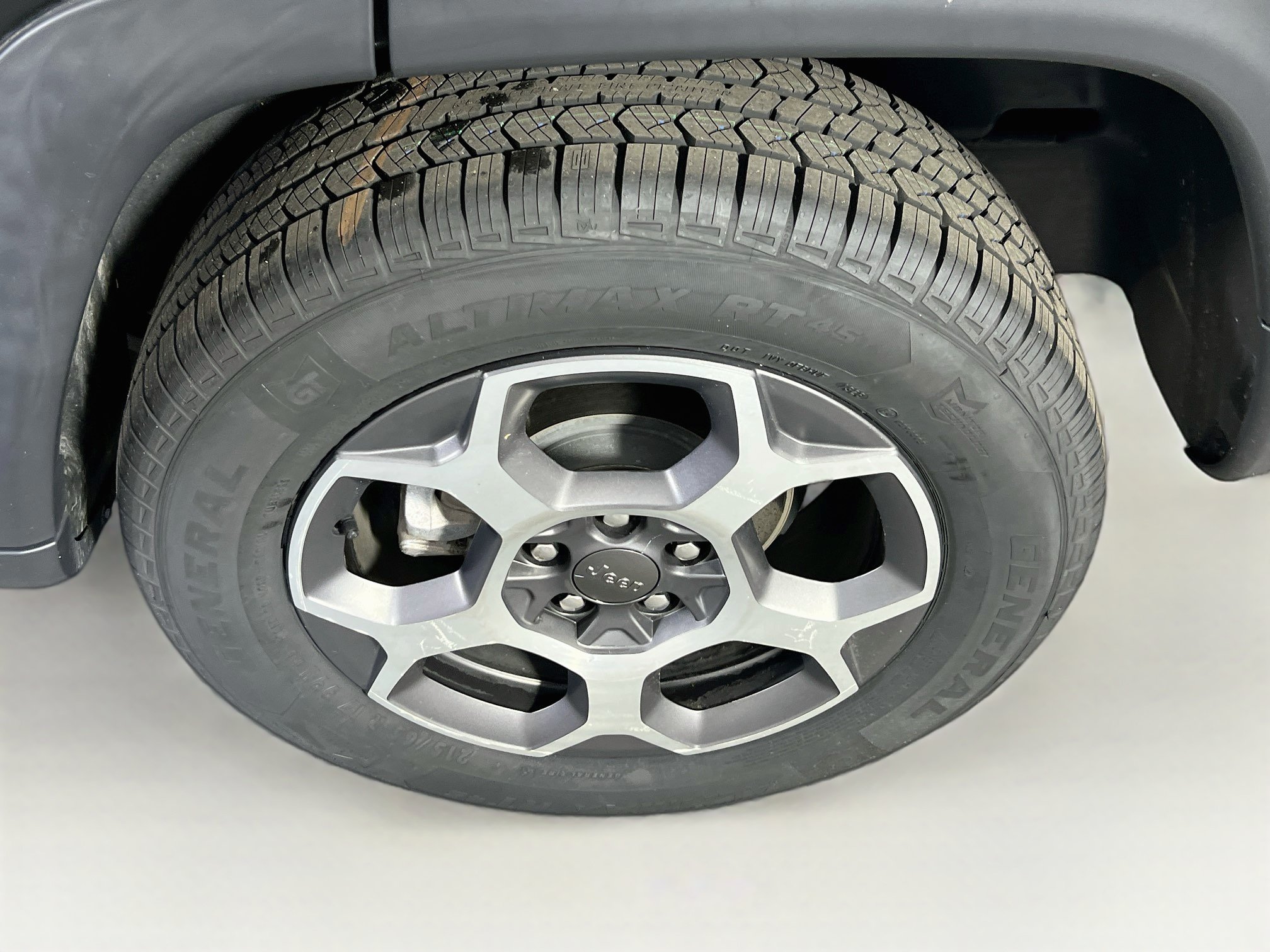 Used 2022 Jeep Compass Trailhawk AWD/4WD image 28