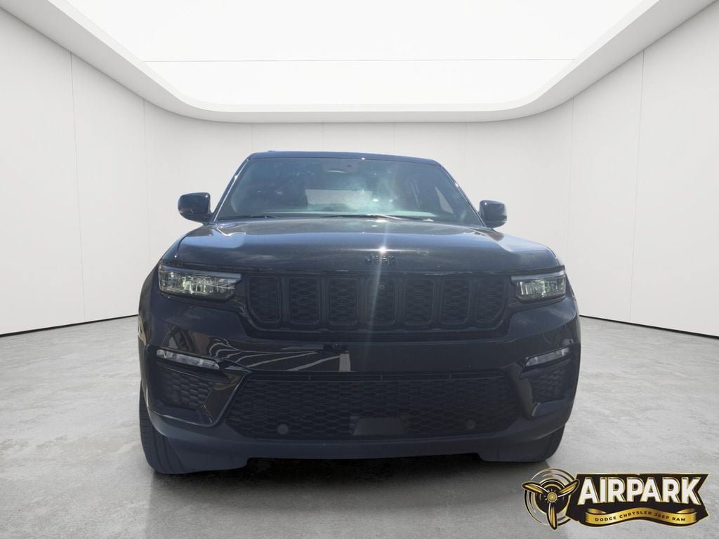New 2025 Jeep Grand Cherokee Limited w/ Luxury Tech Group II RWD image 9