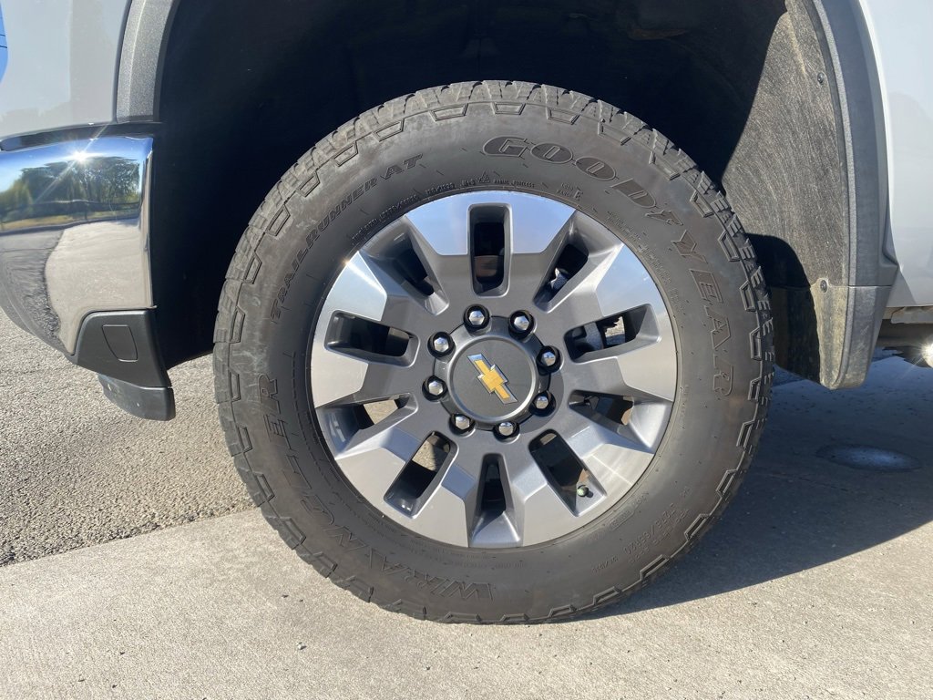 Used 2024 Chevrolet Silverado 2500 LT w/ Texas Edition image 9