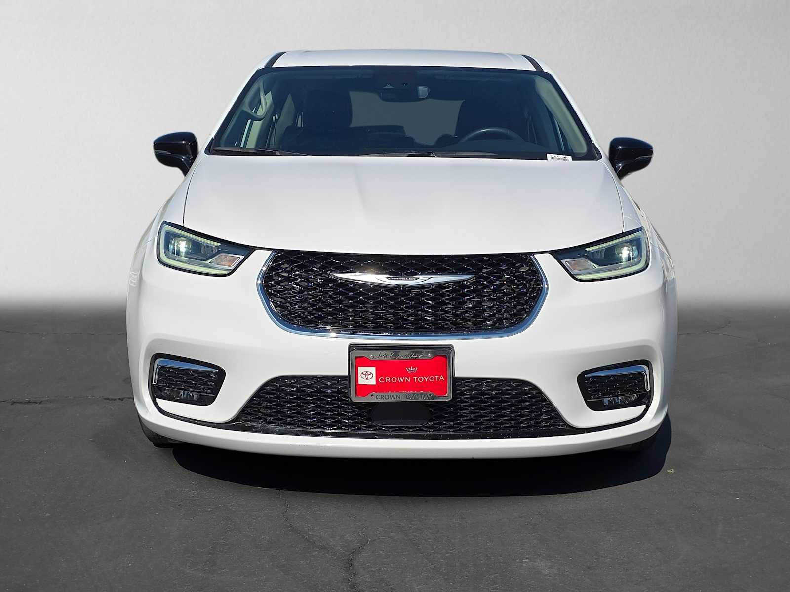 Used 2024 Chrysler Pacifica Limited FWD image 8