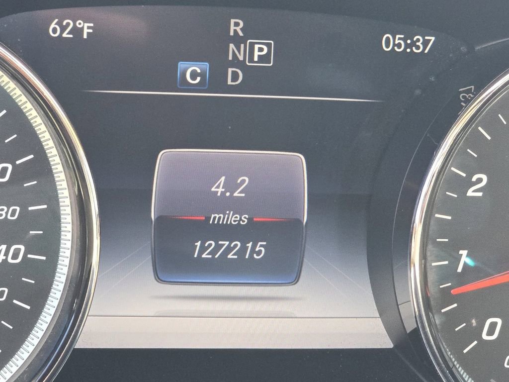 Used 2017 Mercedes-Benz E 400 4MATIC Wagon image 31