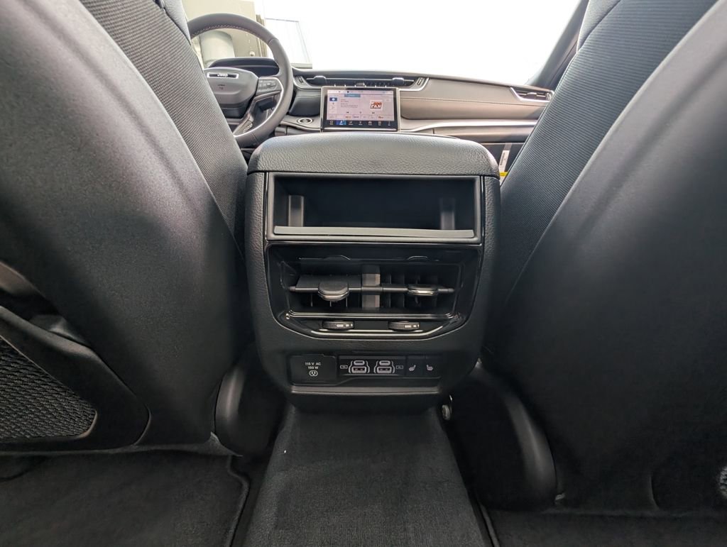 New 2025 Jeep Grand Cherokee Limited image 37