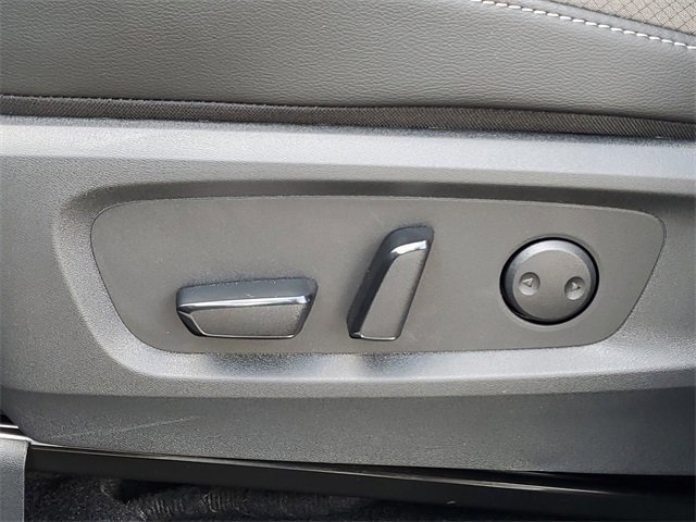 New 2025 Nissan Pathfinder SL w/ Black Appearance Package image 6