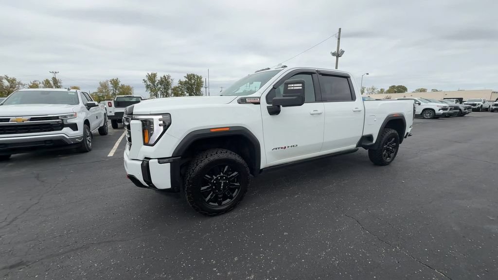 Used 2024 GMC Sierra 2500 AT4 w/ AT4 Premium Plus Package AWD/4WD image 4
