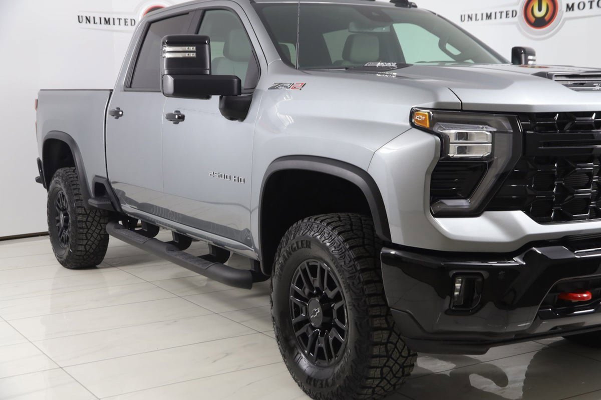 Used 2025 Chevrolet Silverado 2500 ZR2 AWD/4WD image 40