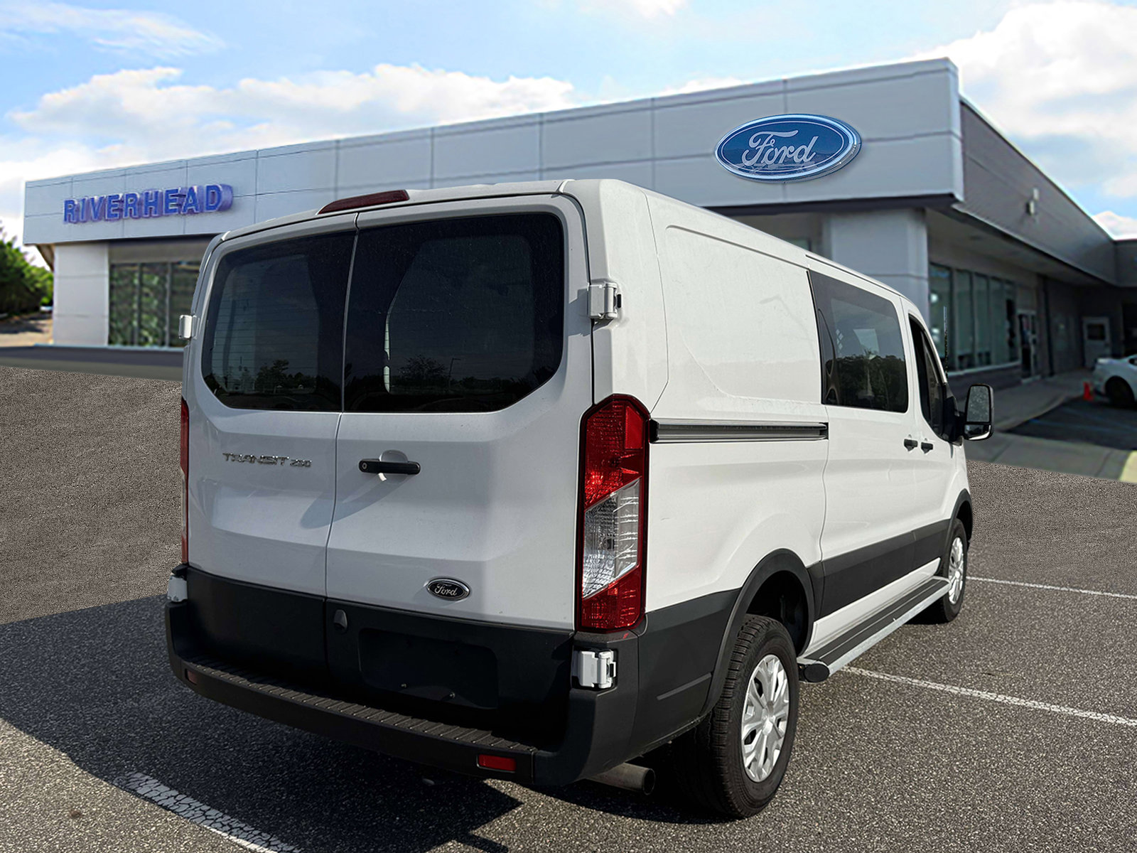 Used 2024 Ford Transit 250 Low Roof w/ Exterior Upgrade Package image 4