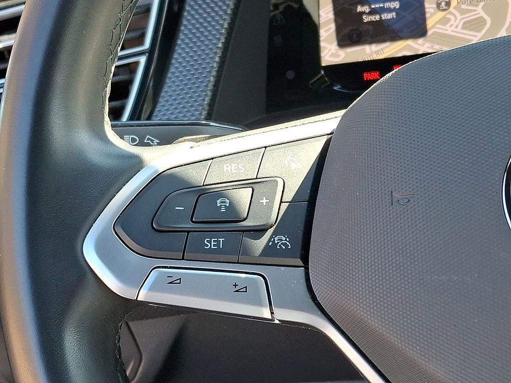 Used 2024 Volkswagen Atlas Cross Sport SEL R-Line image 17