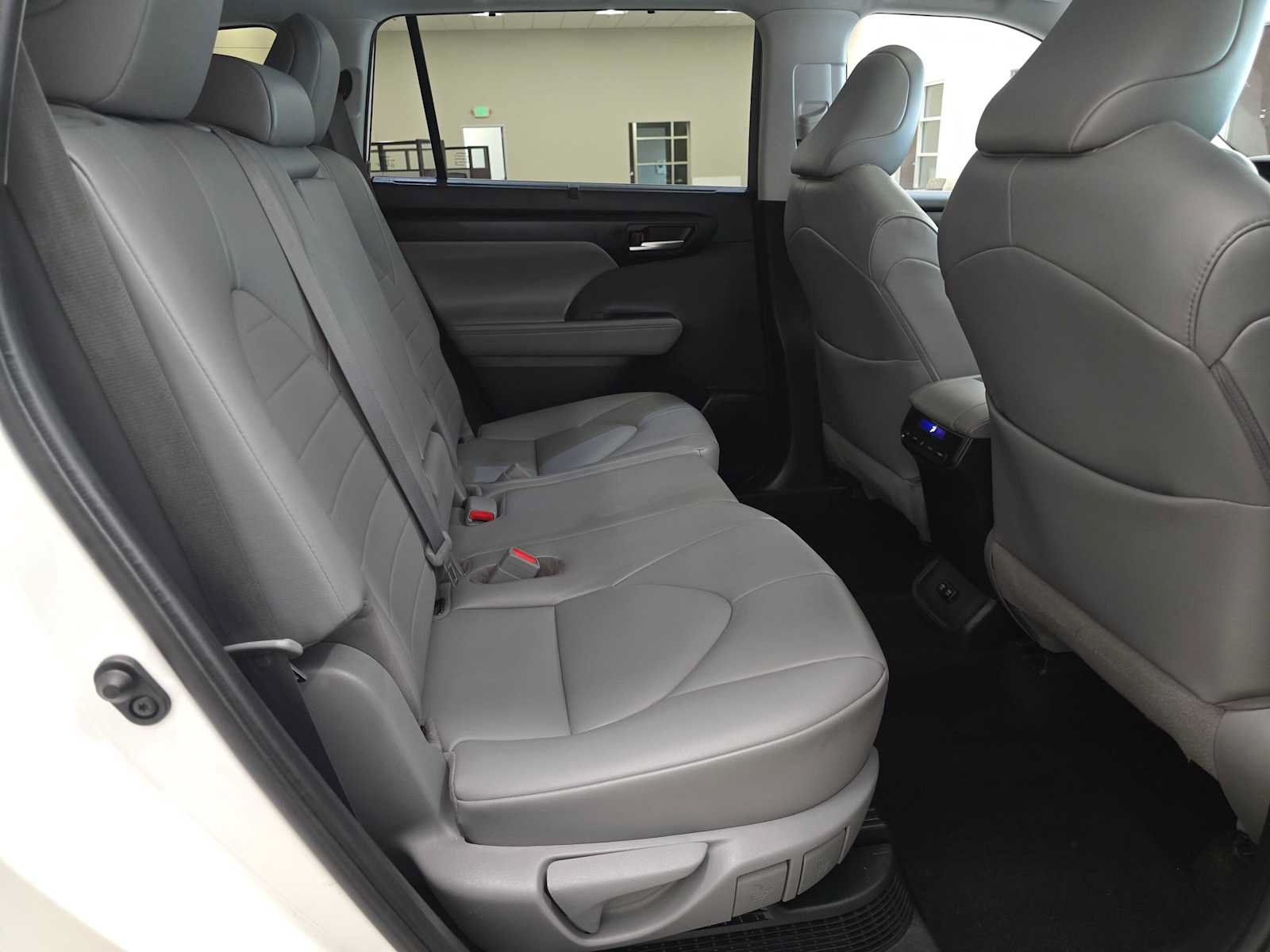 Certified 2020 Toyota Highlander XLE AWD/4WD image 25
