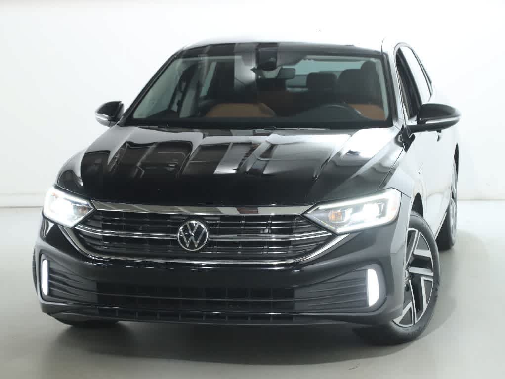 Certified 2024 Volkswagen Jetta SEL FWD image 3
