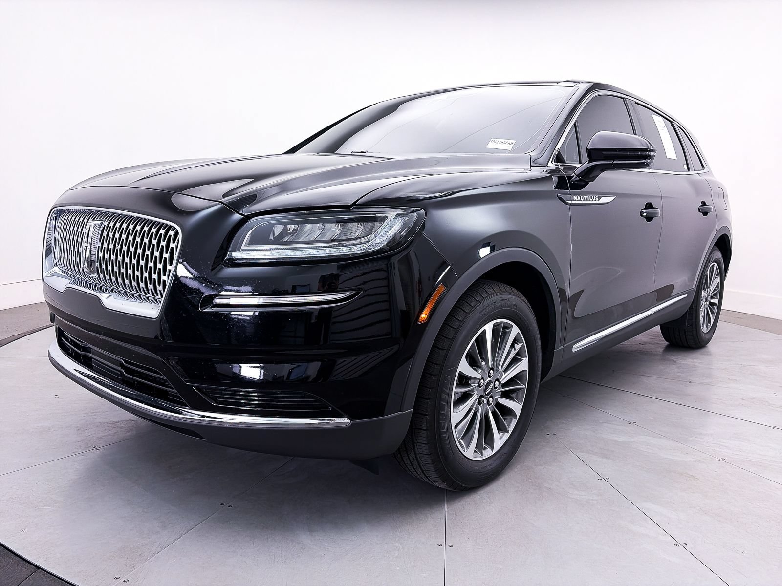 Used 2023 Lincoln Nautilus FWD w/ Premium Package image 12
