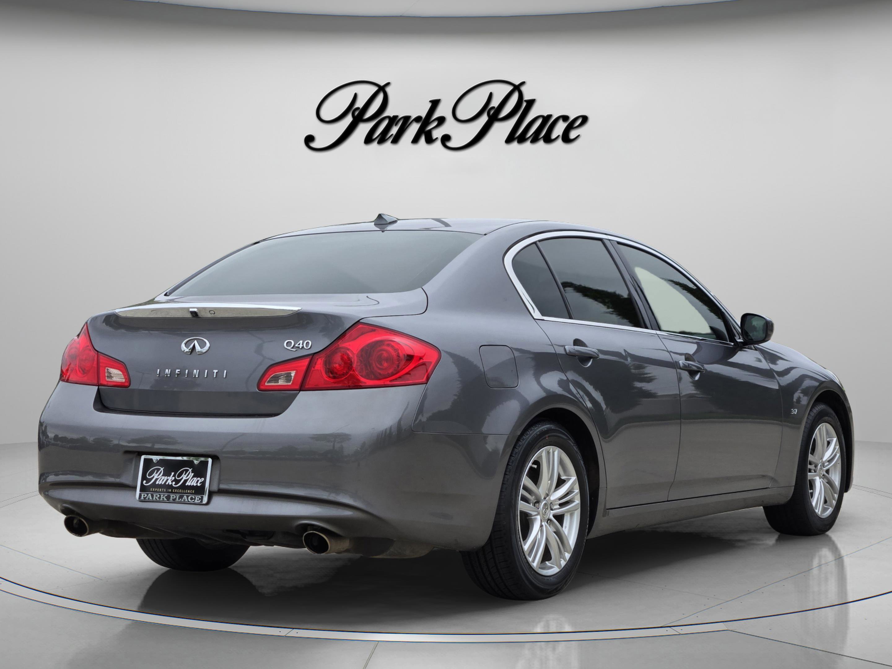 Used 2015 INFINITI Q40 w/ Navigation Package RWD image 5