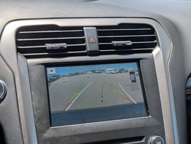 Used 2018 Ford Fusion SE w/ Fusion SE Technology Package FWD image 20