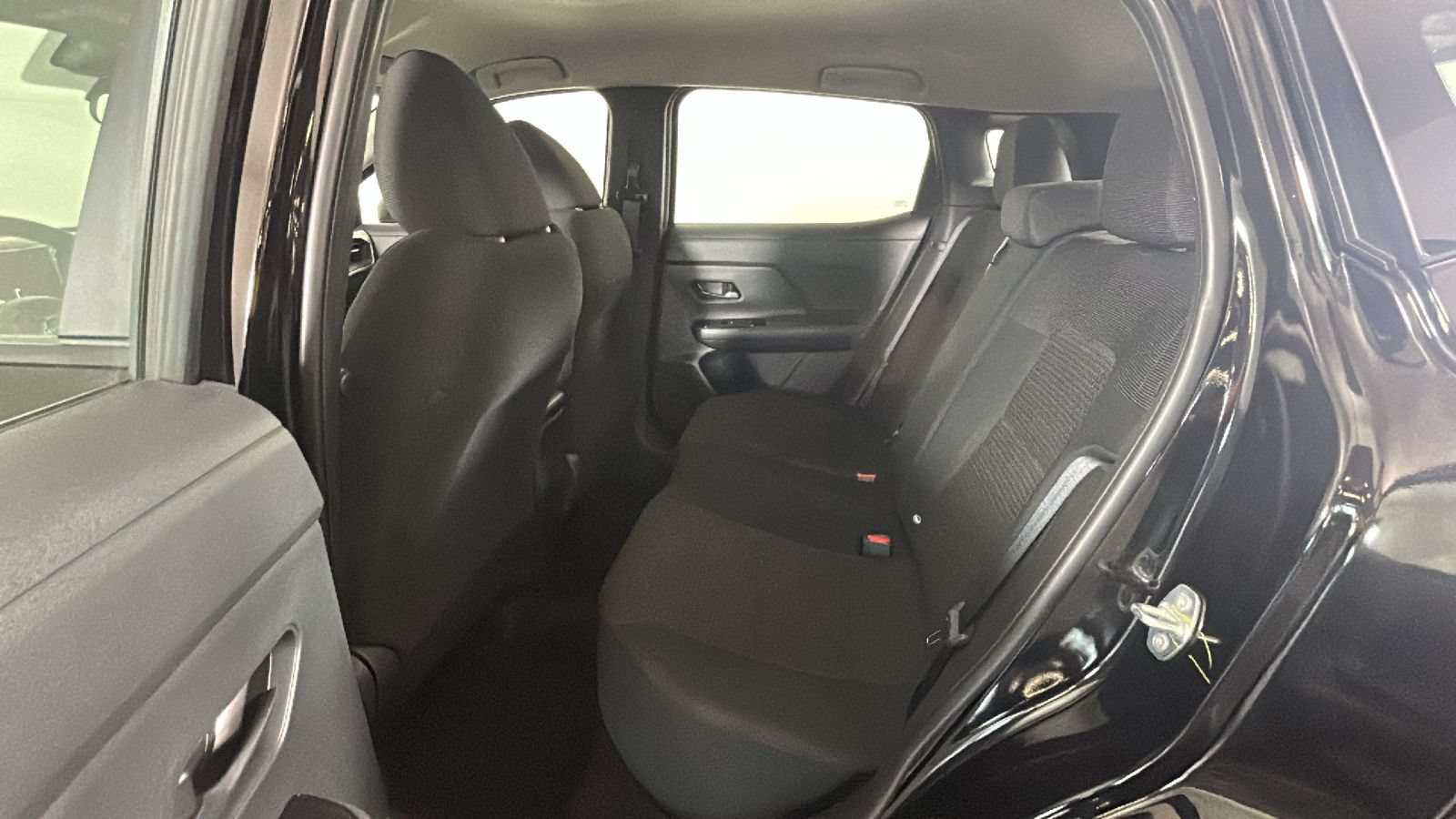Used 2025 Nissan Kicks S AWD/4WD image 32
