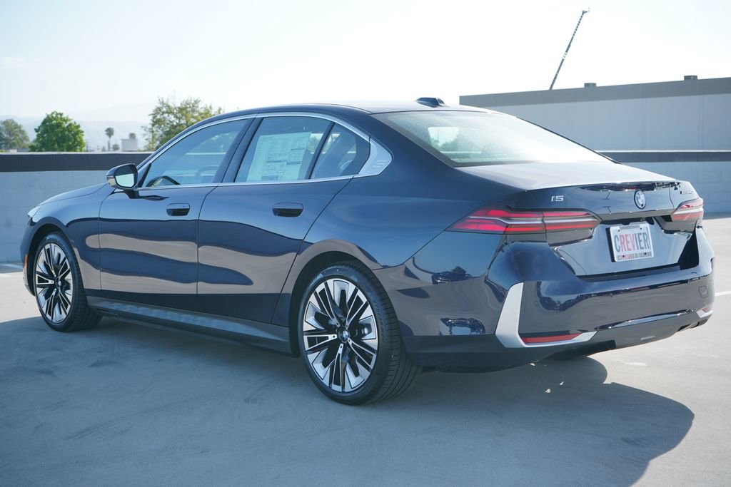 New 2026 BMW i5 eDrive40 image 7