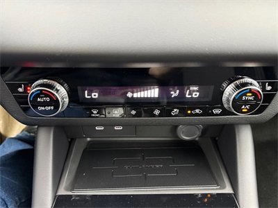 New 2026 Mitsubishi Outlander SE image 32