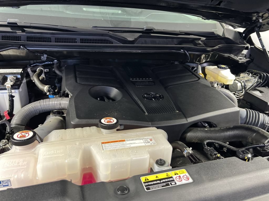 Used 2022 Toyota Tundra SR5 AWD/4WD image 29