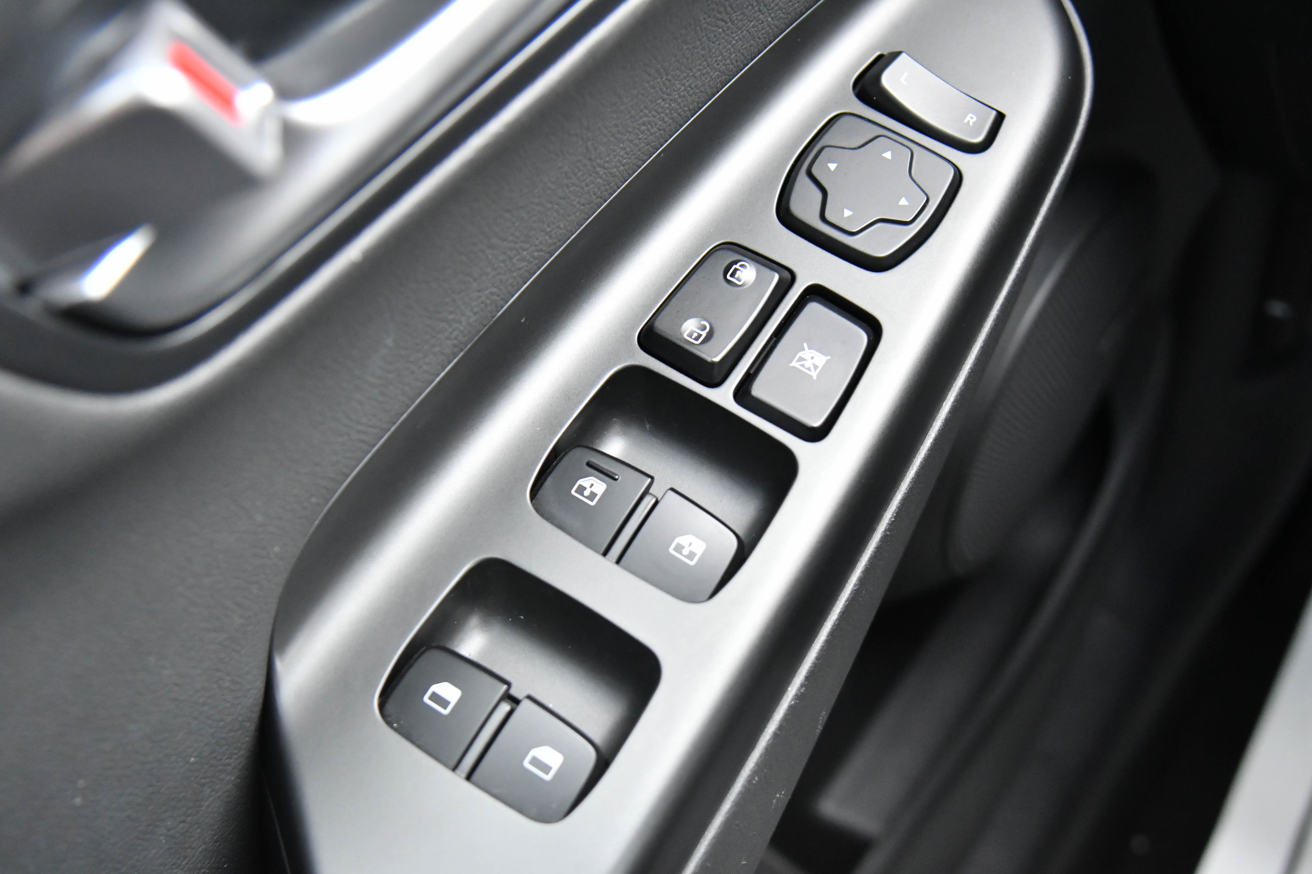 Used 2023 Hyundai Kona Limited image 34