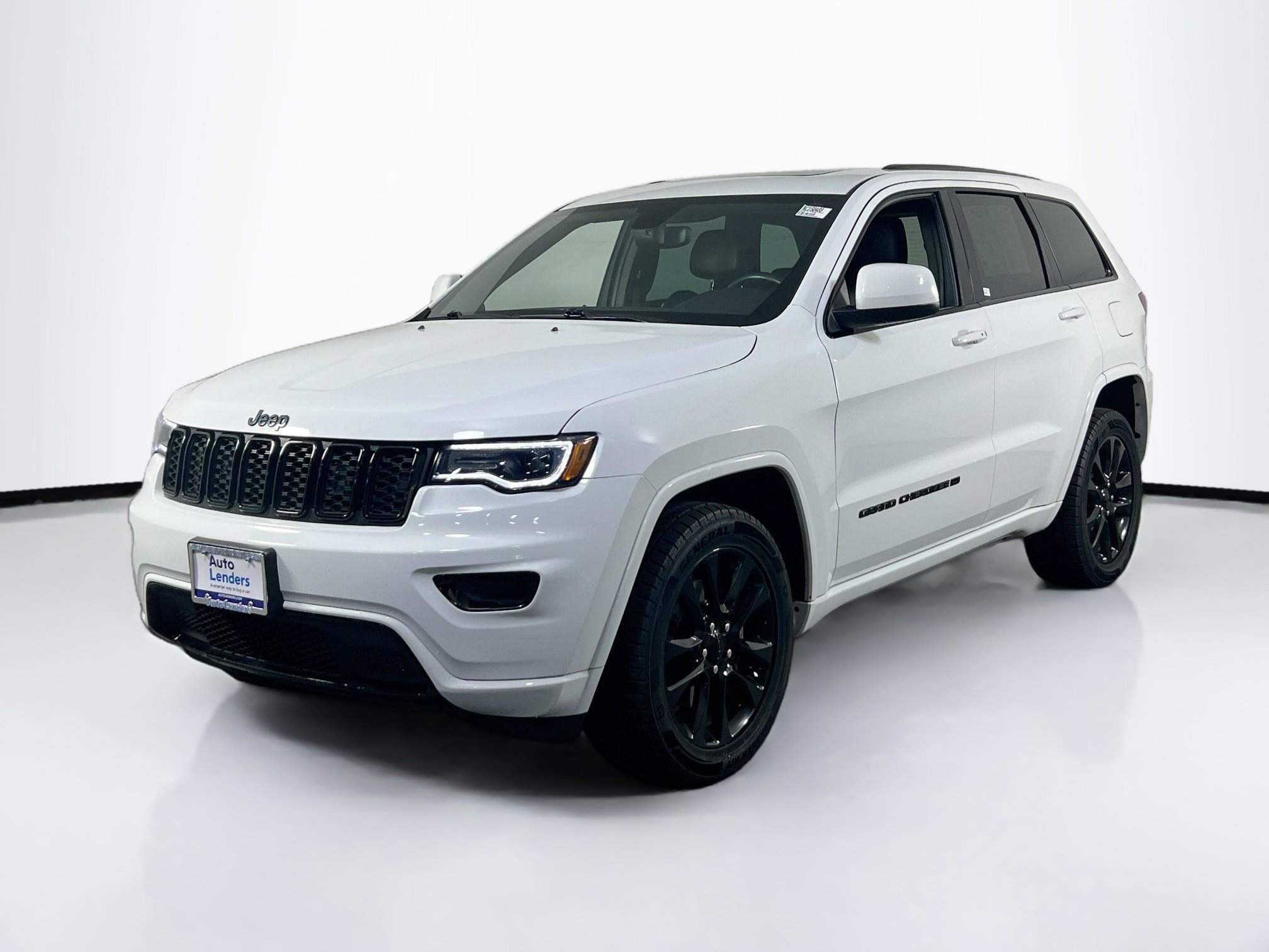 Used 2022 Jeep Grand Cherokee Laredo X image 1