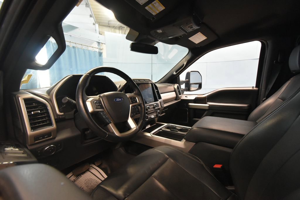 Used 2022 Ford F250 Lariat image 2