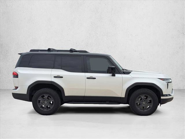 Used 2024 Lexus GX 550 image 3