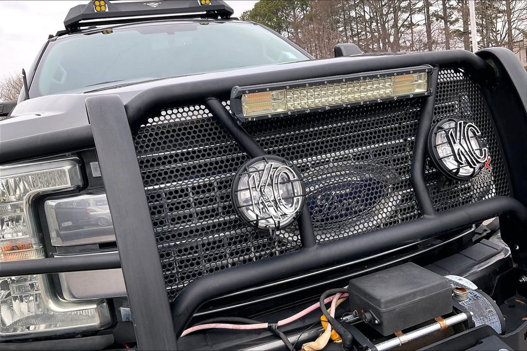 Used 2017 Ford F250 Lariat w/ Lariat Value Package image 26